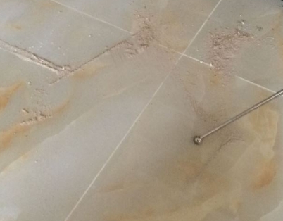 头屯河瓷砖空鼓维修公司分享粘合剂选择不当在瓷砖铺贴过程中可能导致以下问题